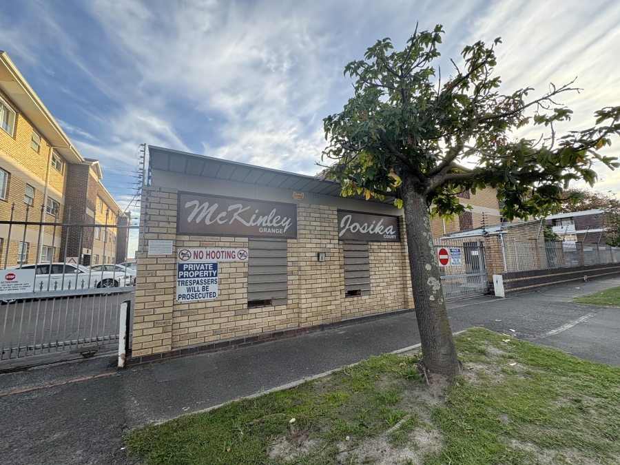 To Let 2 Bedroom Property for Rent in Kenilworth Western Cape